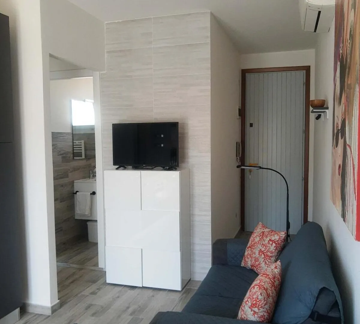Comfy Flat With Terrace By The Pool Apartment Rosolina Mare Italy